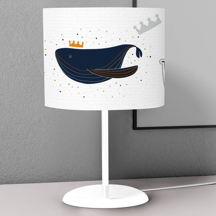 Bílá noční lampa s motivem velryby
