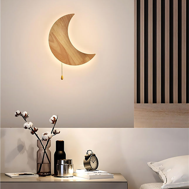 Dřevěné nástěnné noční světlo tvaru měsíce