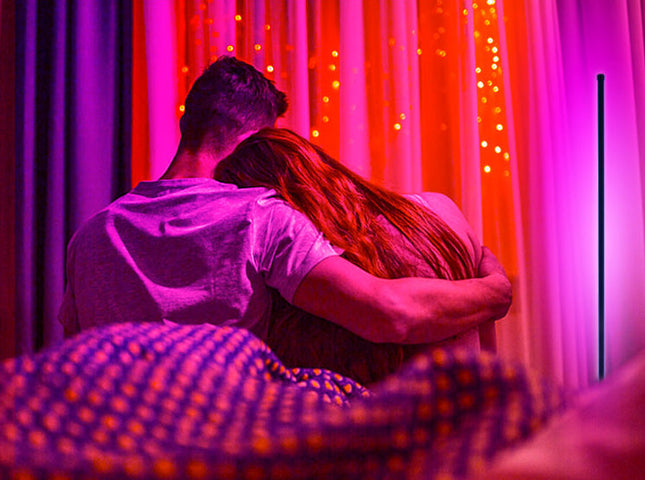 Duhová rohová stojací LED lampa