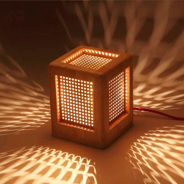 Stolní lampa z masivního dřeva