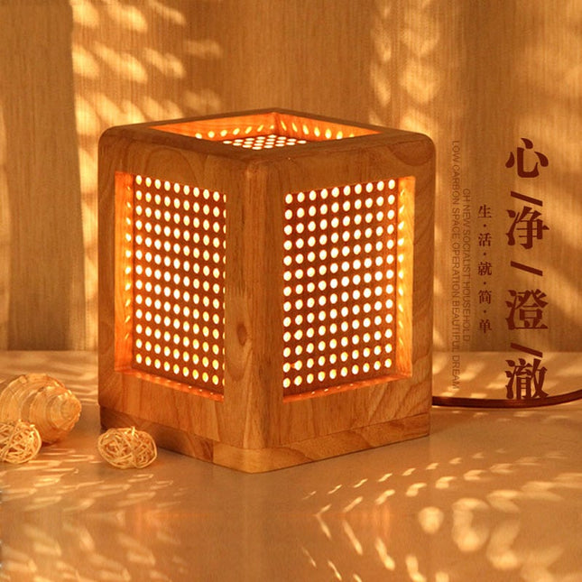 Stolní lampa z masivního dřeva