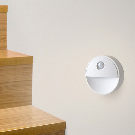 LED lampa s inteligentním pohybovým senzorem