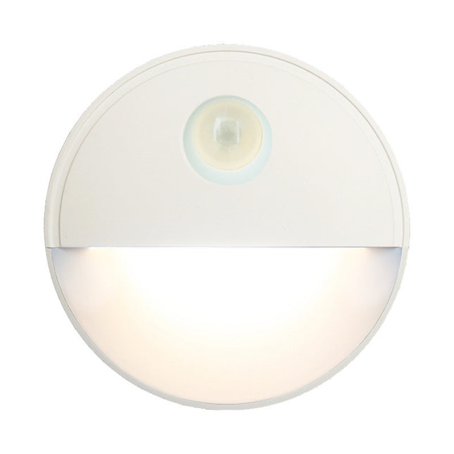 LED lampa s inteligentním pohybovým senzorem