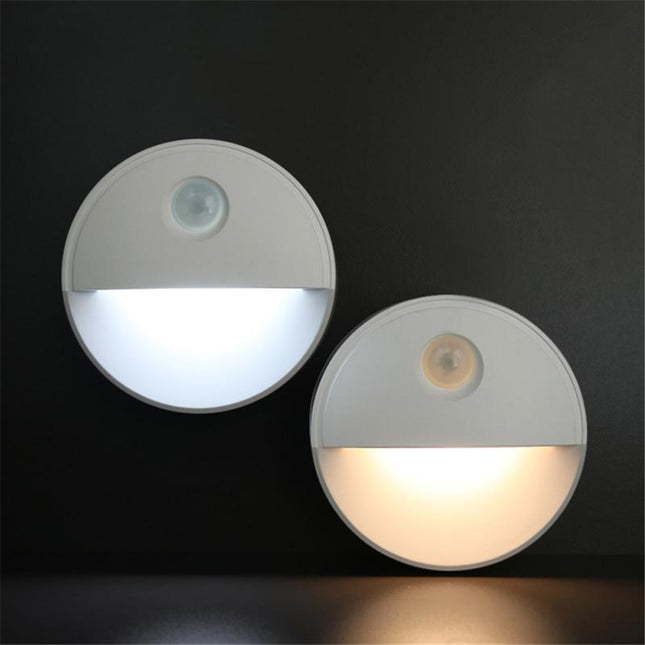 LED lampa s inteligentním pohybovým senzorem