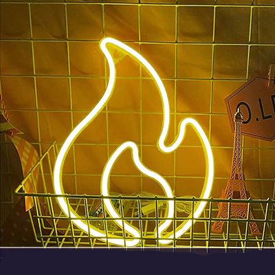 Neonová LED lampa ve tvaru plamene
