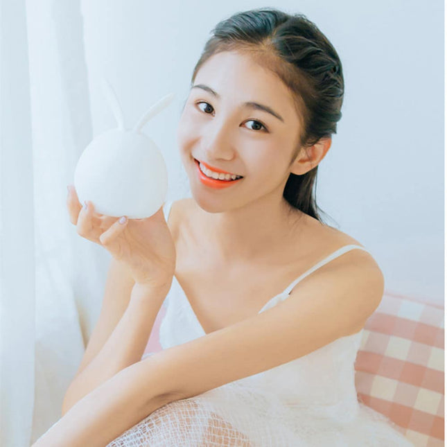 Silikonová lampička zajíček měnící barvy