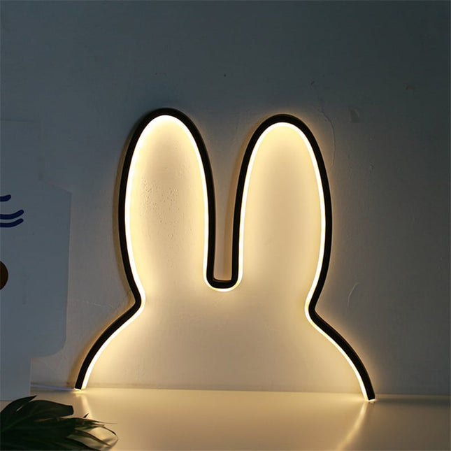 Nástěnná LED lampa zaječí uši
