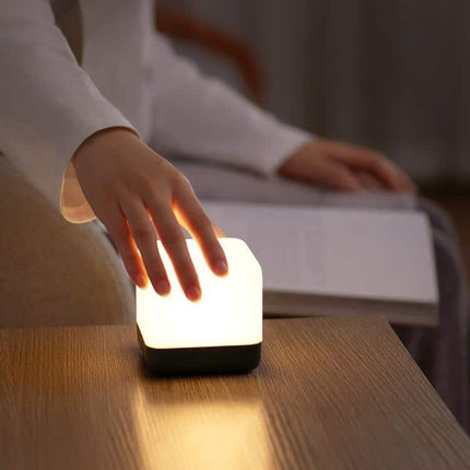 Překlápěcí LED lampa s časovačem a stmíváním