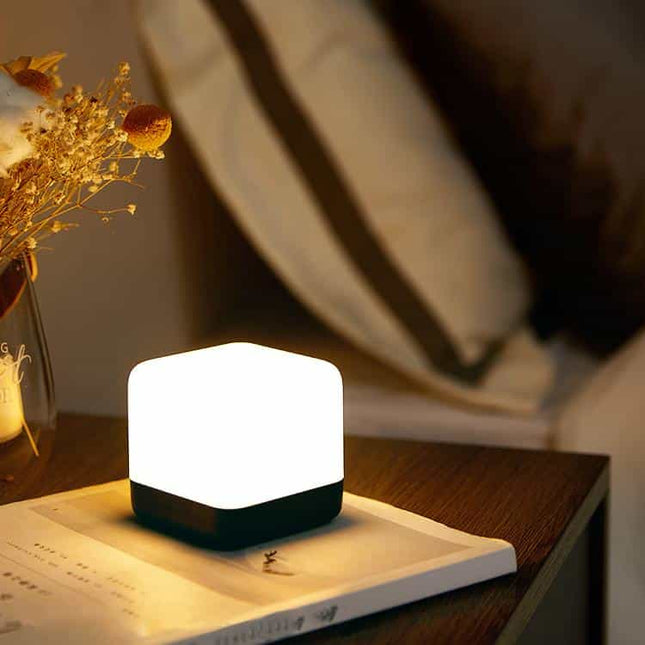 Překlápěcí LED lampa s časovačem a stmíváním