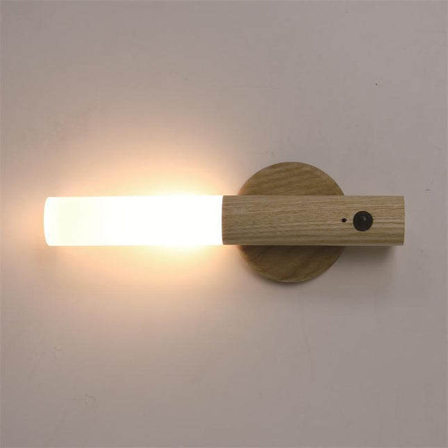 Přenosná magnetická nástěnná lampa ze dřeva