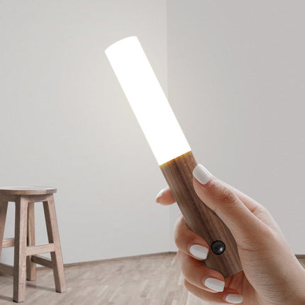 Přenosná magnetická nástěnná lampa ze dřeva