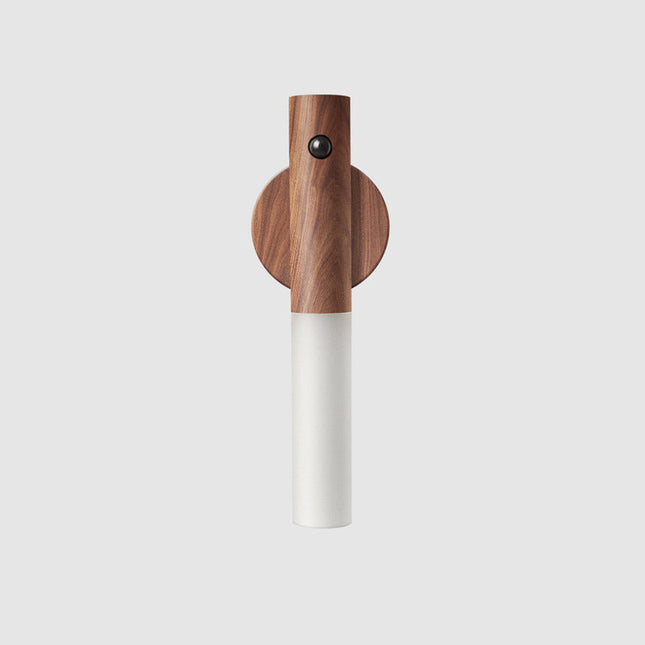 Přenosná magnetická nástěnná lampa ze dřeva