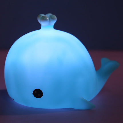 Malá noční lampička velryba na baterie