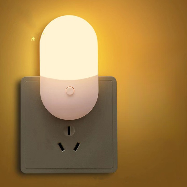 Moderní LED noční světlo do zásuvky