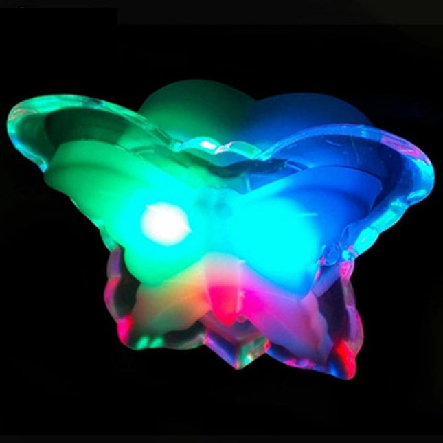 LED noční světlo do zásuvky motýl