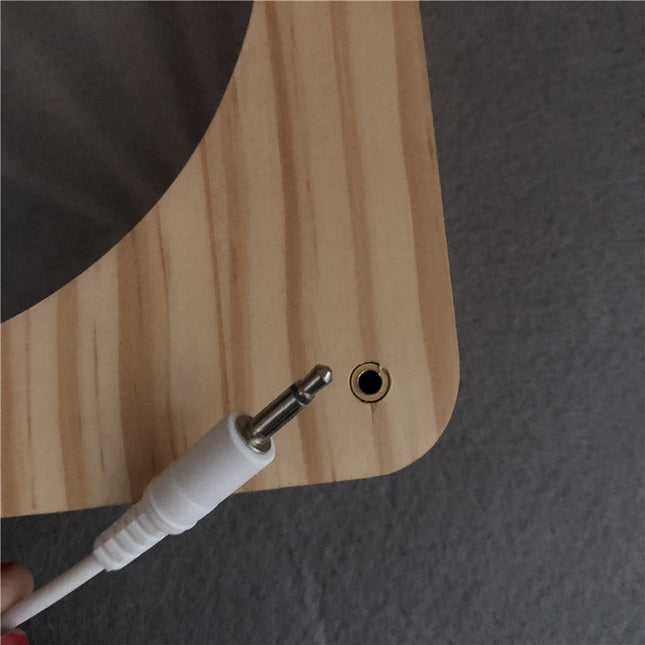 Dřevěná stolní 3D lampa kůň