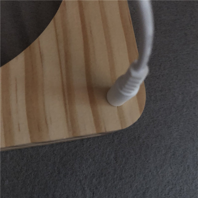 Dřevěná stolní 3D lampa kůň