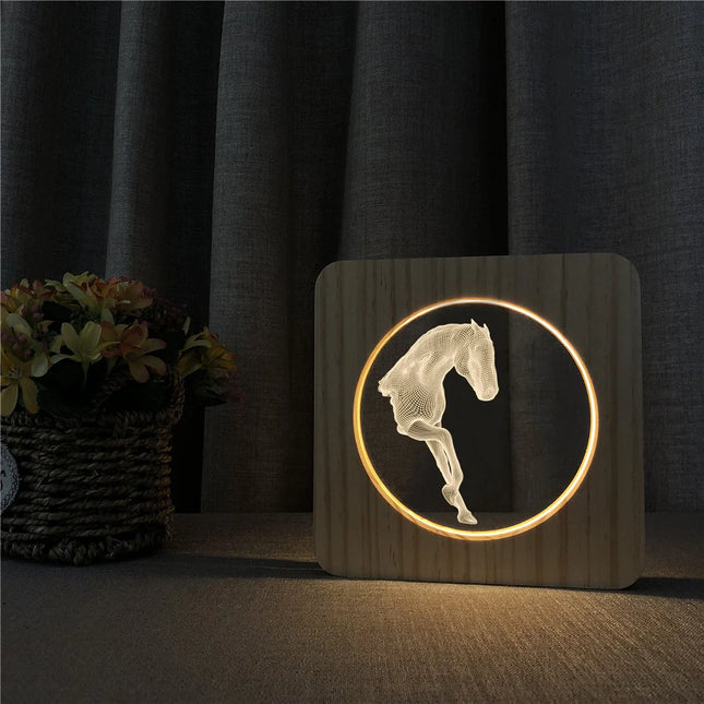 Dřevěná stolní 3D lampa kůň