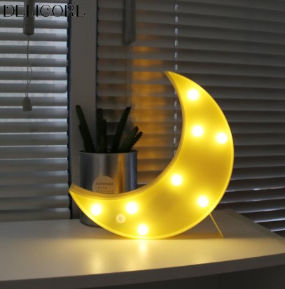 Dekorativní LED lampa ve tvaru měsíce