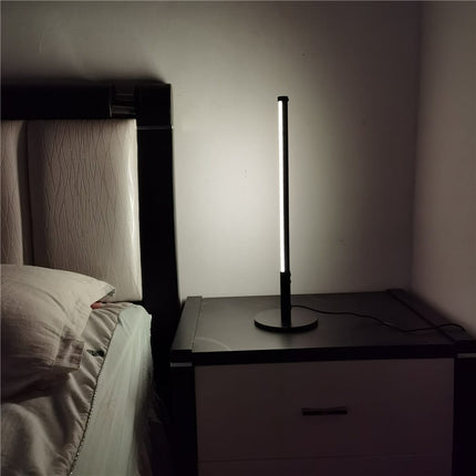 Štíhlá barevná LED lampa s ovladačem